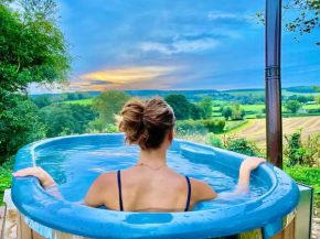 Hot Tub & Cosy Hut, The Ultimate Couples Stay
